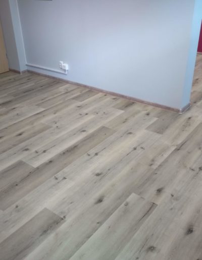 Płyty i Panele Winylowe 77