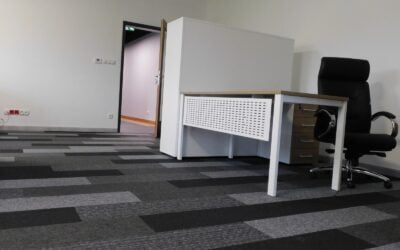 KOBNEXT – biurowiec w Częstochowie. Posadzki winylowe i dywanowe w płytkach