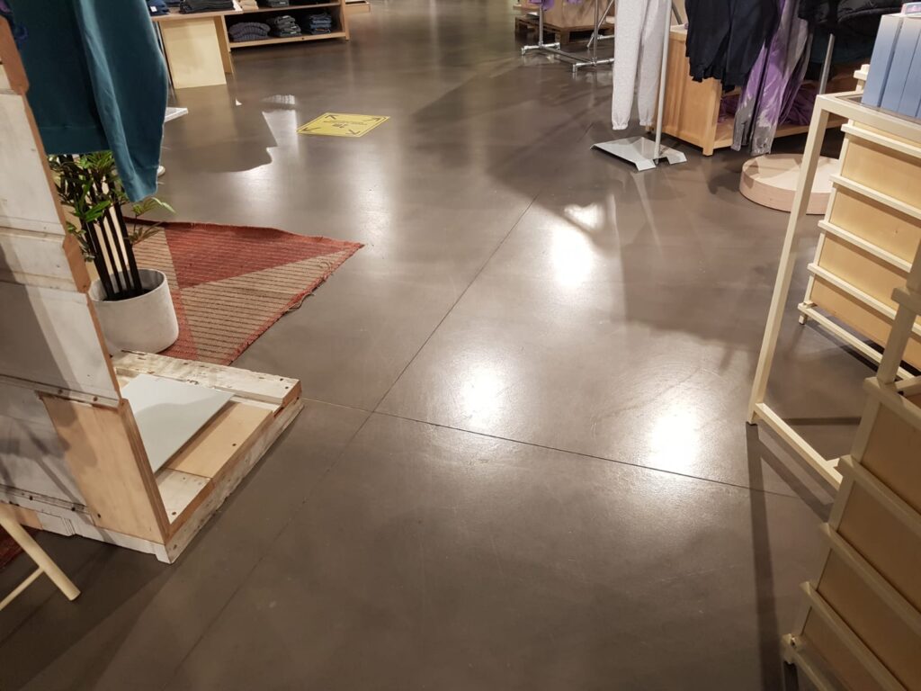 Elektrownia Powiśle – betonowe, dekoracyjne posadzki cienkowarstwowe 3