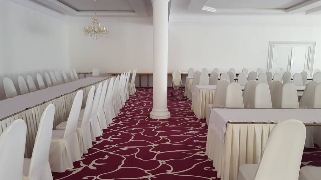 Wykładzina dywanowa w restauracji w Czarnym Lesie – wzór zaprojektowany dla klienta 1