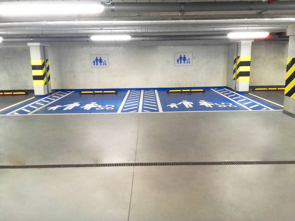 Posadzka żywiczna kolorowa w garażu podziemnym w Zakopanem 8