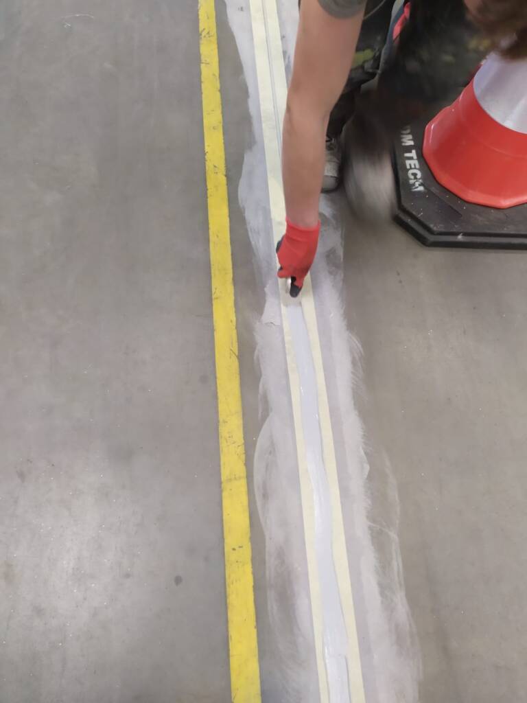 Naprawa dylatacji w hali magazynowej w Radomsku 3