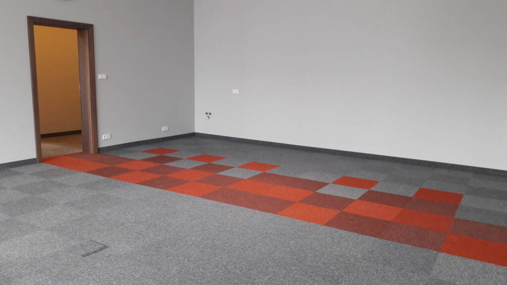 Wykładzina dywanowa – biuro hali produkcyjnej w Myszkowie 7