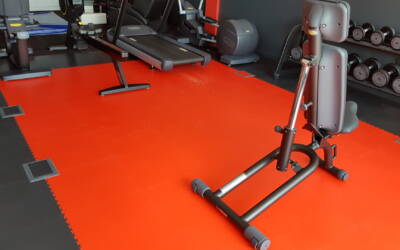 Płytki R-Tile – Skórnica, realizacja podłogi na siłowni