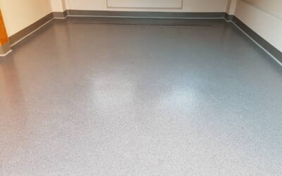 Posadzka żywiczna – Blachownia, realizacja w prywatnym garażu