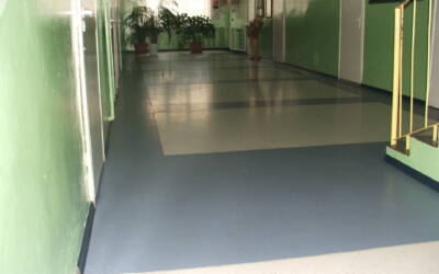 Posadzka żywiczna – Częstochowa, realizacja w budynku szkoły