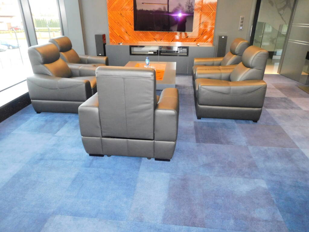 Wykładzina dywanowa w płytkach – Skórnica, biuro 7