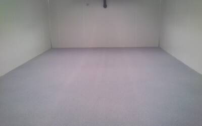 Posadzka żywiczna – Kraków, realizacja w mroźni