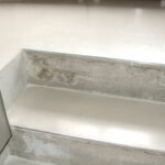 Mikrocement na podłogi 56