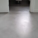 Mikrocement na podłogi 44