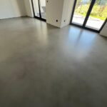 Mikrocement na podłogi 21