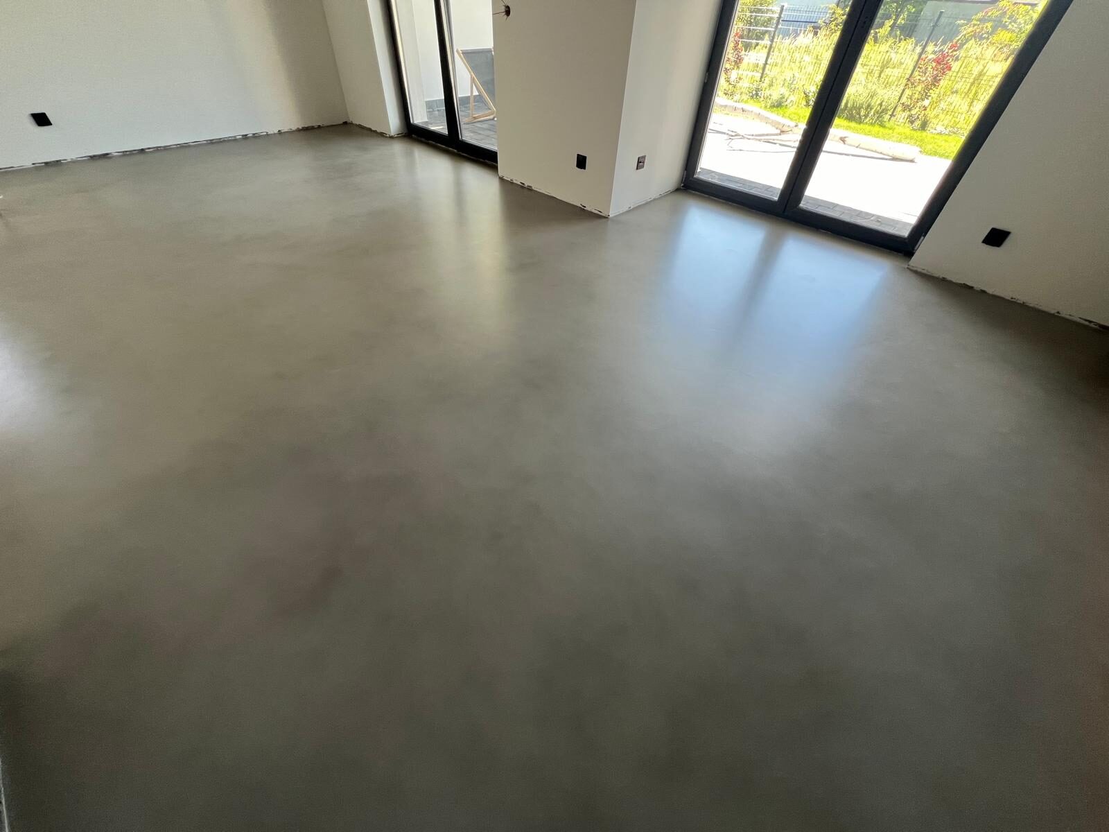 IMG-20240909-WA0016 Mikrocement na podłogi 1