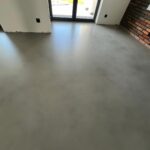 Mikrocement na podłogi 20