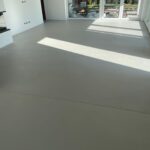 Mikrocement na podłogi 12