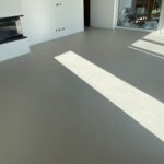 Mikrocement na podłogi 11