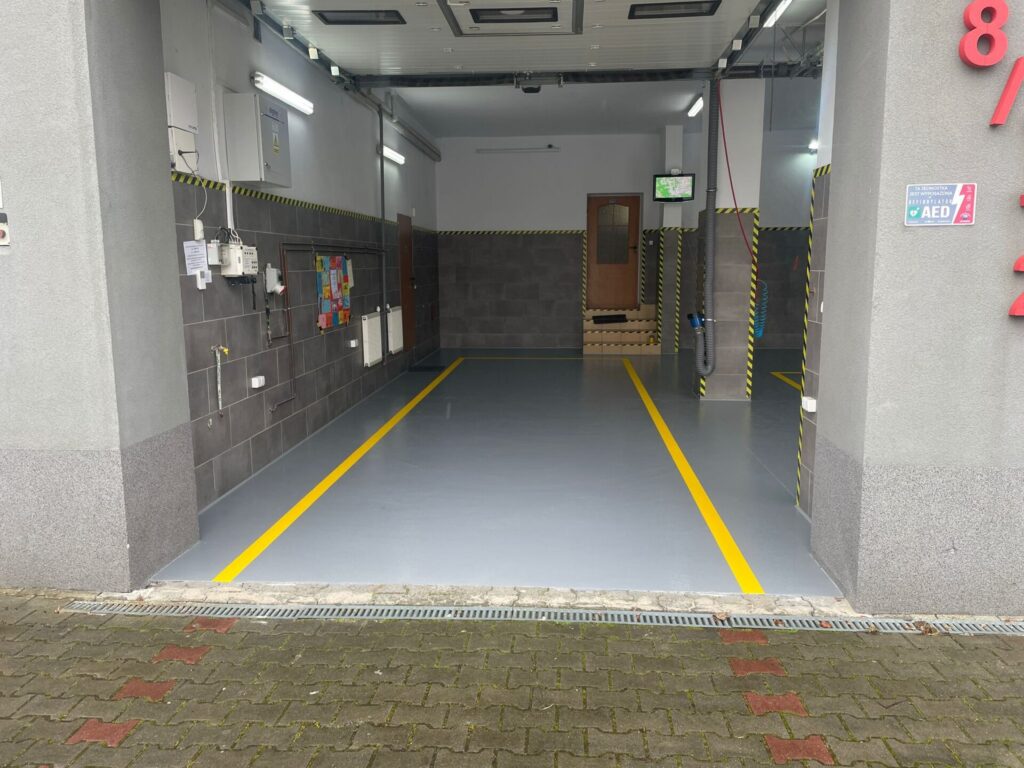 Posadzka żywiczna - Ochotnicza Straż Pożarna Rększowice 48