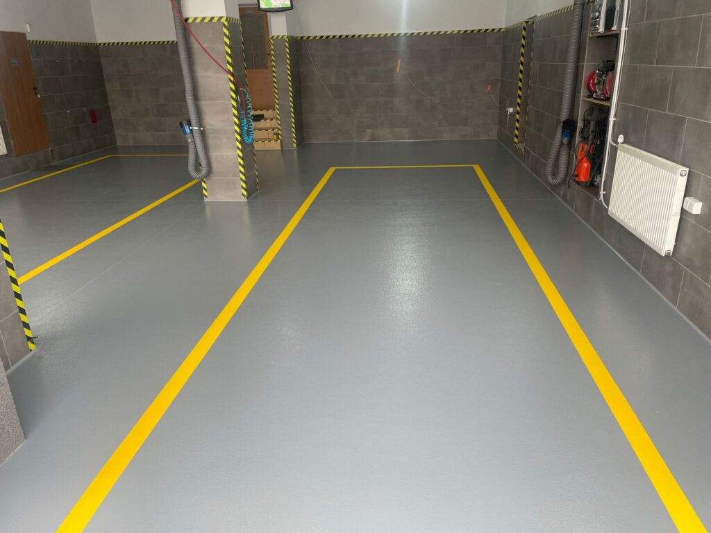 Posadzka żywiczna - Ochotnicza Straż Pożarna Rększowice 50