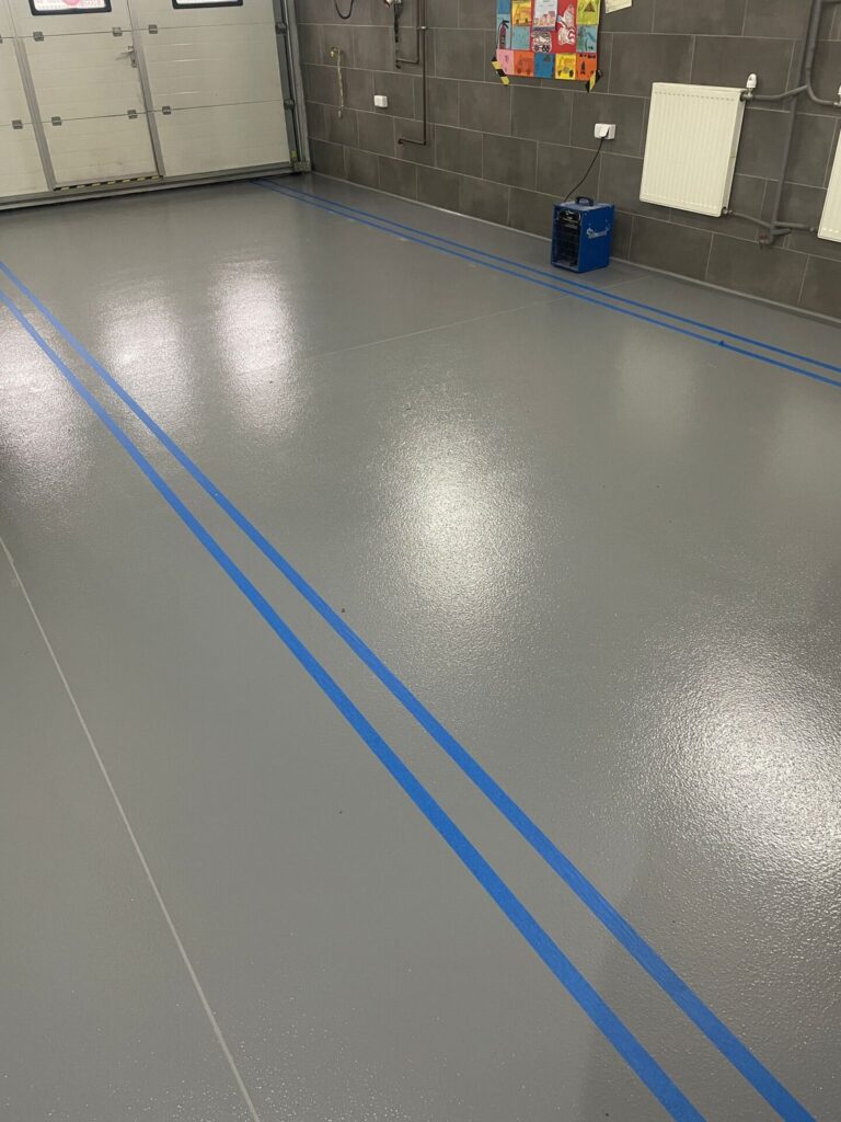 Posadzka żywiczna - Ochotnicza Straż Pożarna Rększowice 57