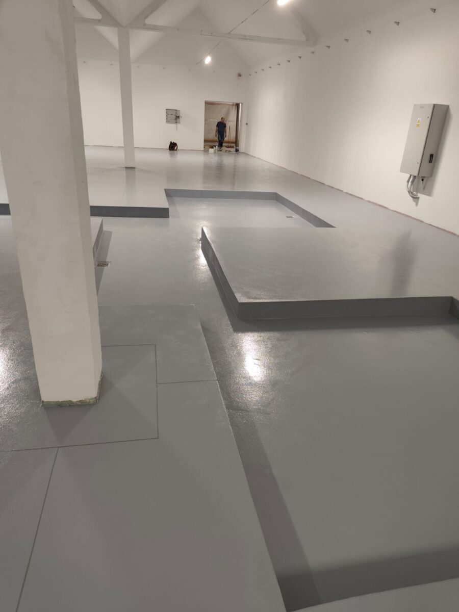 Posadzka żywiczna Flowcoat SF41 w zakładzie produkcyjnym Zwoltex 3
