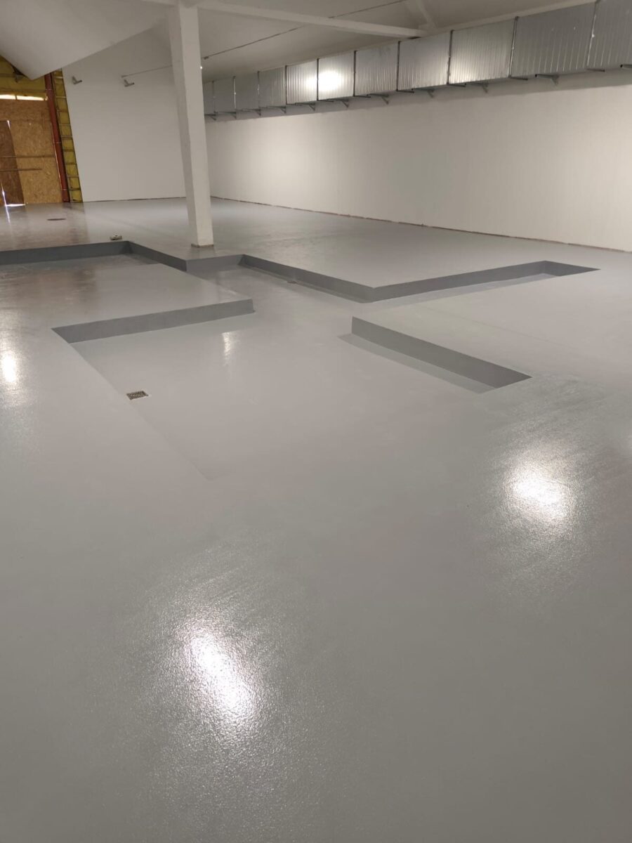 Posadzka żywiczna Flowcoat SF41 w zakładzie produkcyjnym Zwoltex 6